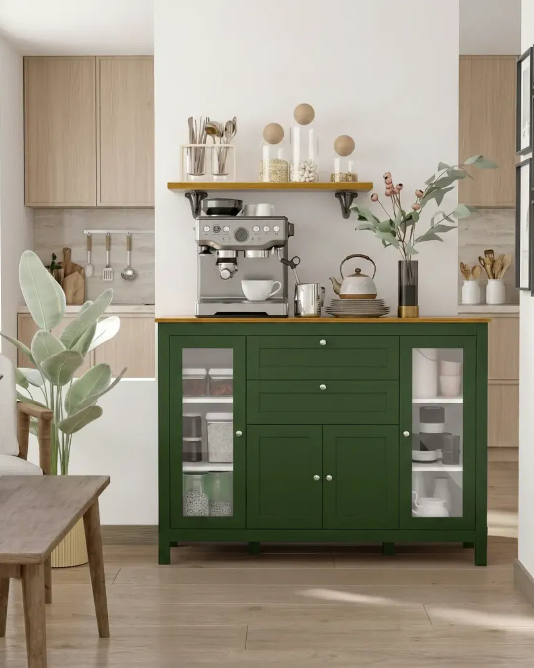 armoire buffet modèle Ophelia couleur vert dans une cuisine