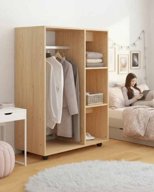 armoire penderie sur roulettes modèle Léon couleur chêne dans une cambre d'adolescente