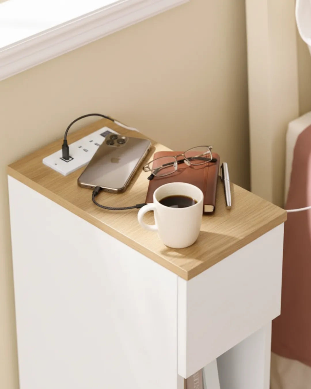 Linea – Table de Chevet Ultra-Slim Connectée avec Tiroir et Station de Charge